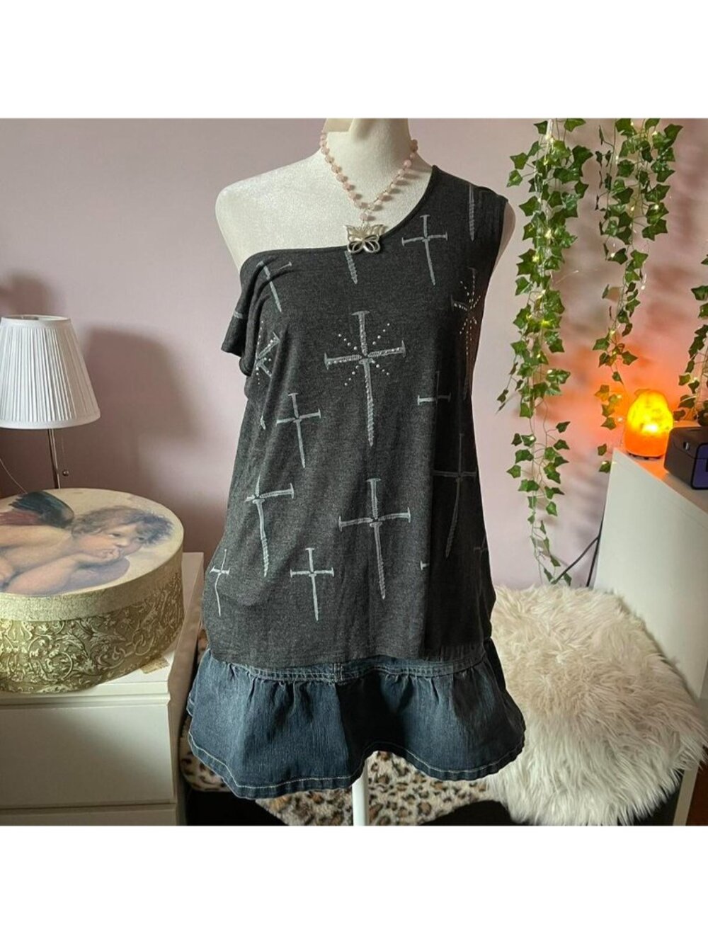Vintage 2000s grey cross print sleeveless top